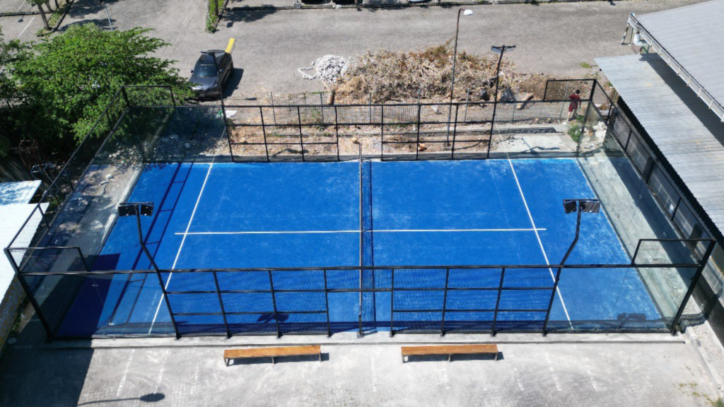 Lapangan Padel Pertama di Surabaya