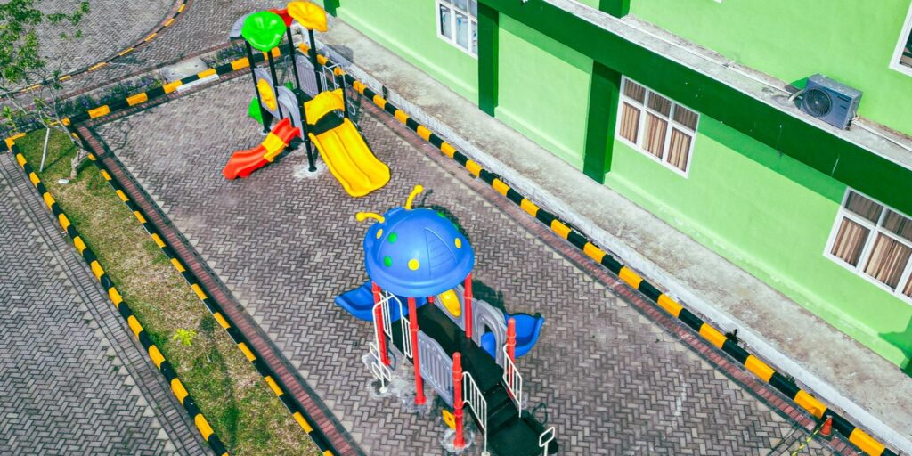 Playground Taman Bermain Anak Eastmatix Sekolah SD Al Azhar Malang