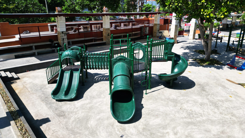 Playground Taman Bermain Eastmatix di Taman Kota Lama Surabaya